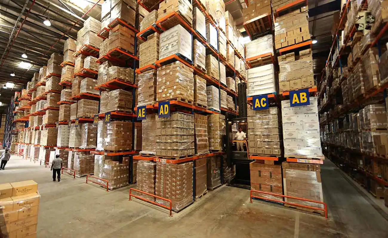 Lagerung und Verpackung der Iraner | Dubai