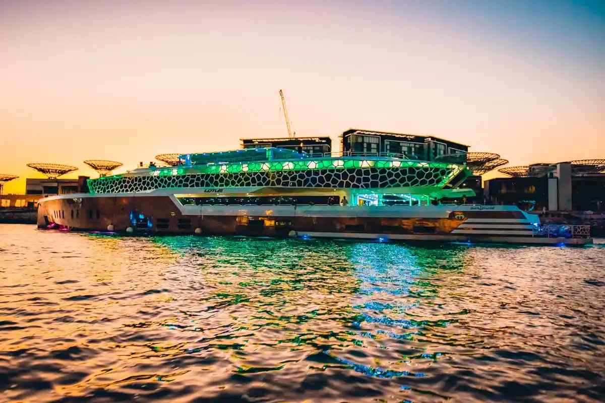 Everything about the Lotus Night Dinner Cruise in Dubai; from prices to VIP packages