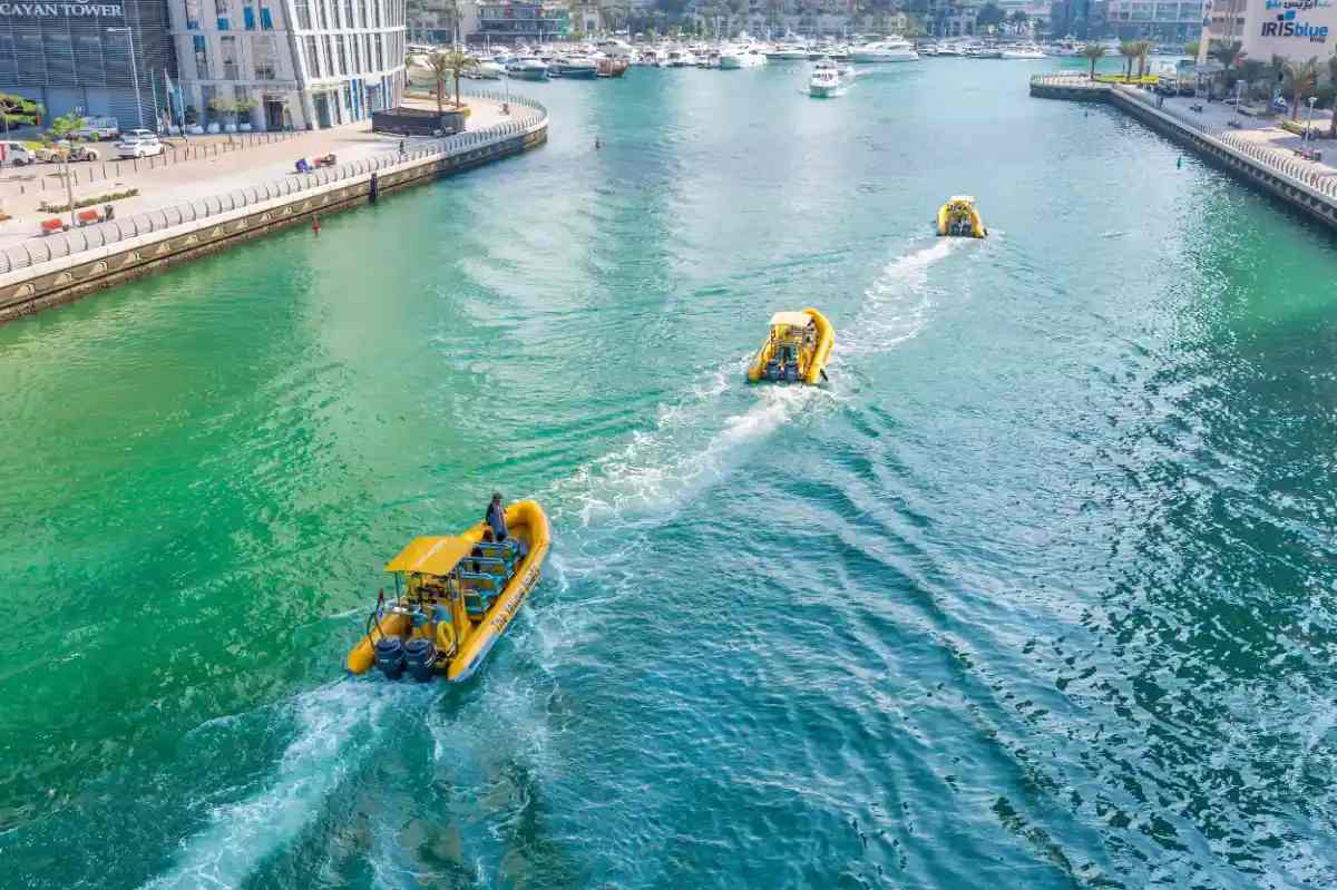 Les attractions que vous voyez sur le chemin du bateau jaune
